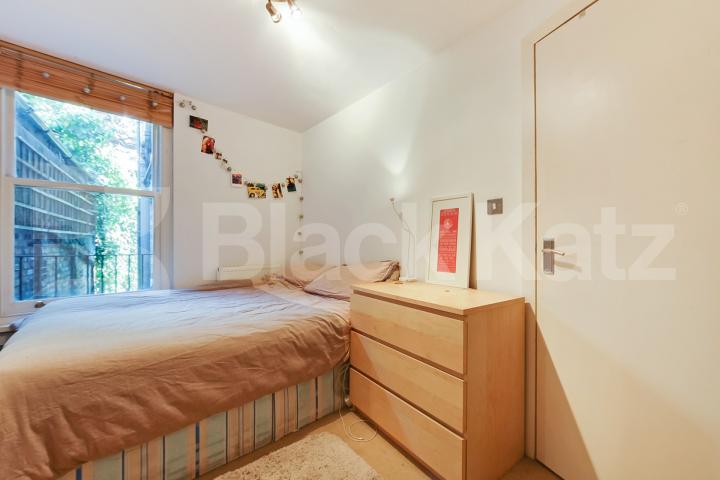 Duplex apartment with charming patio garden   Summerley Street, Earlsfield